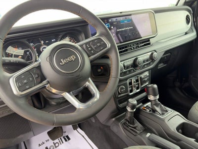 2025 Jeep Wrangler 4-Door Sahara 4x4
