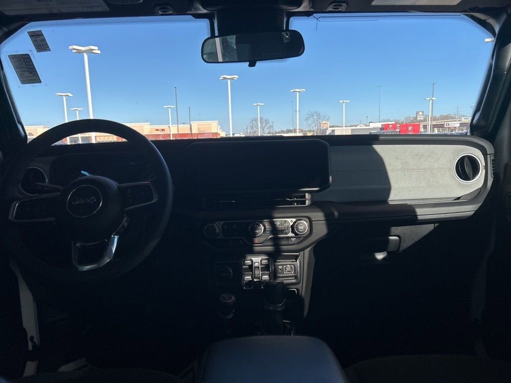 2024 Jeep Wrangler 4-Door Sahara 4x4