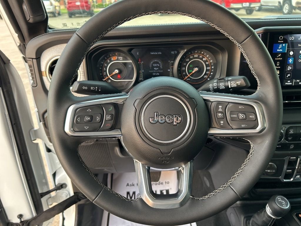2025 Jeep Wrangler 4-Door Sahara 4x4