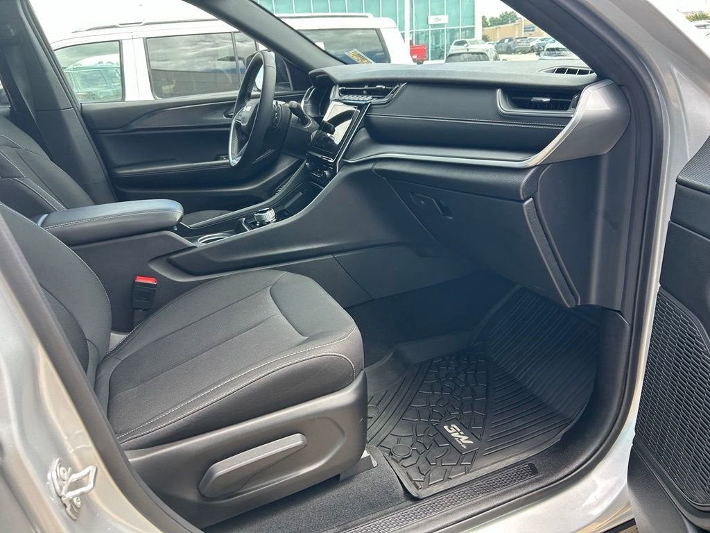 2025 Jeep Grand Cherokee Laredo X 4x4