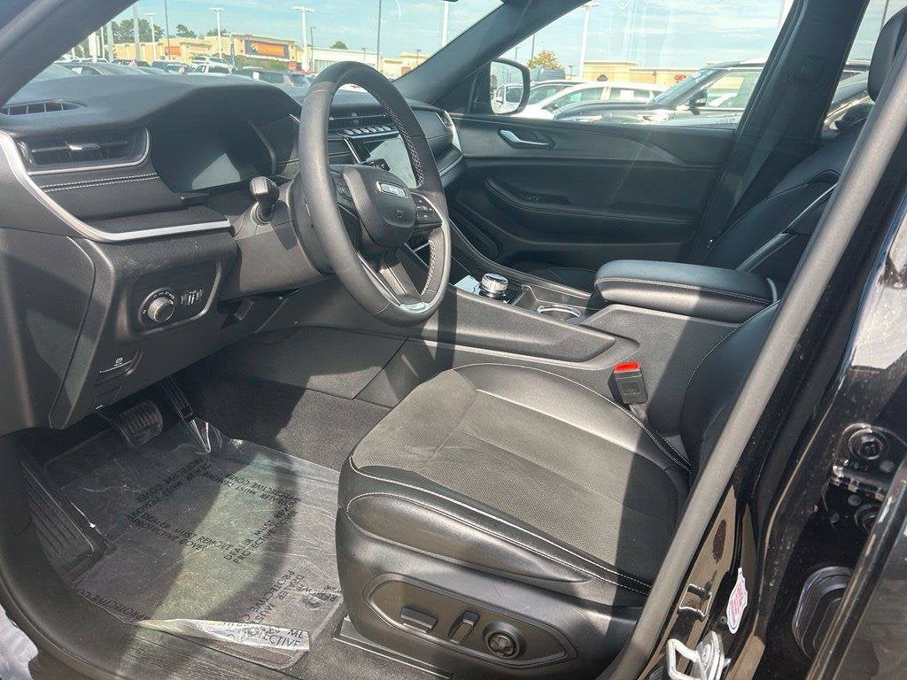 2025 Jeep Grand Cherokee Altitude 4x4