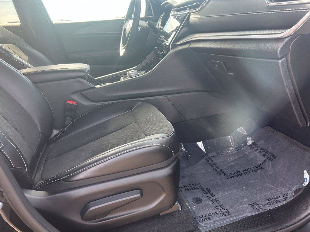 2025 Jeep Grand Cherokee Altitude 4x4