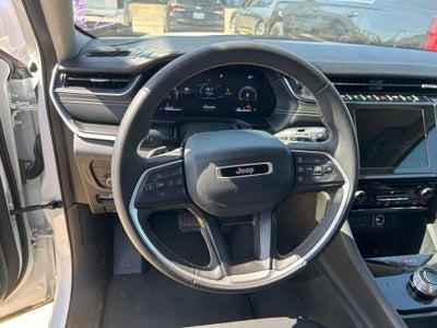 2023 Jeep Grand Cherokee L Laredo 4x2