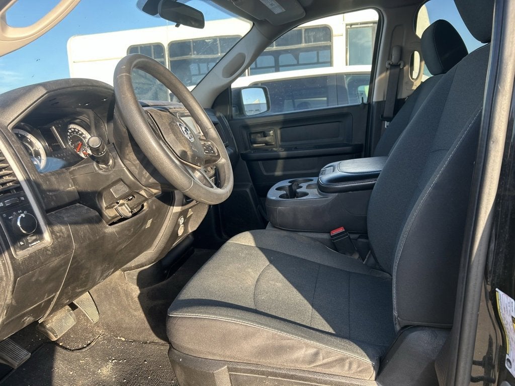 2022 RAM 1500 Classic Tradesman Quad Cab 4x2 6'4" Box