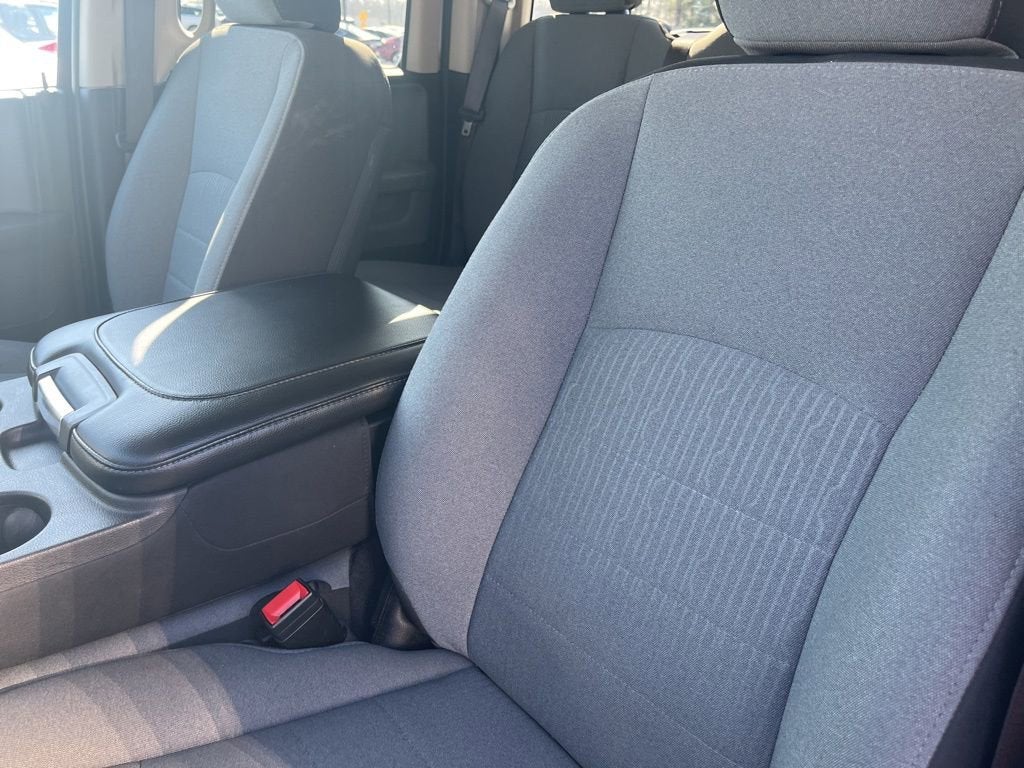 2024 RAM 1500 Classic SLT Quad Cab 4x2 6'4" Box