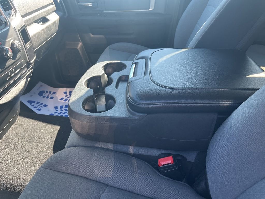 2024 RAM 1500 Classic SLT Quad Cab 4x2 6'4" Box