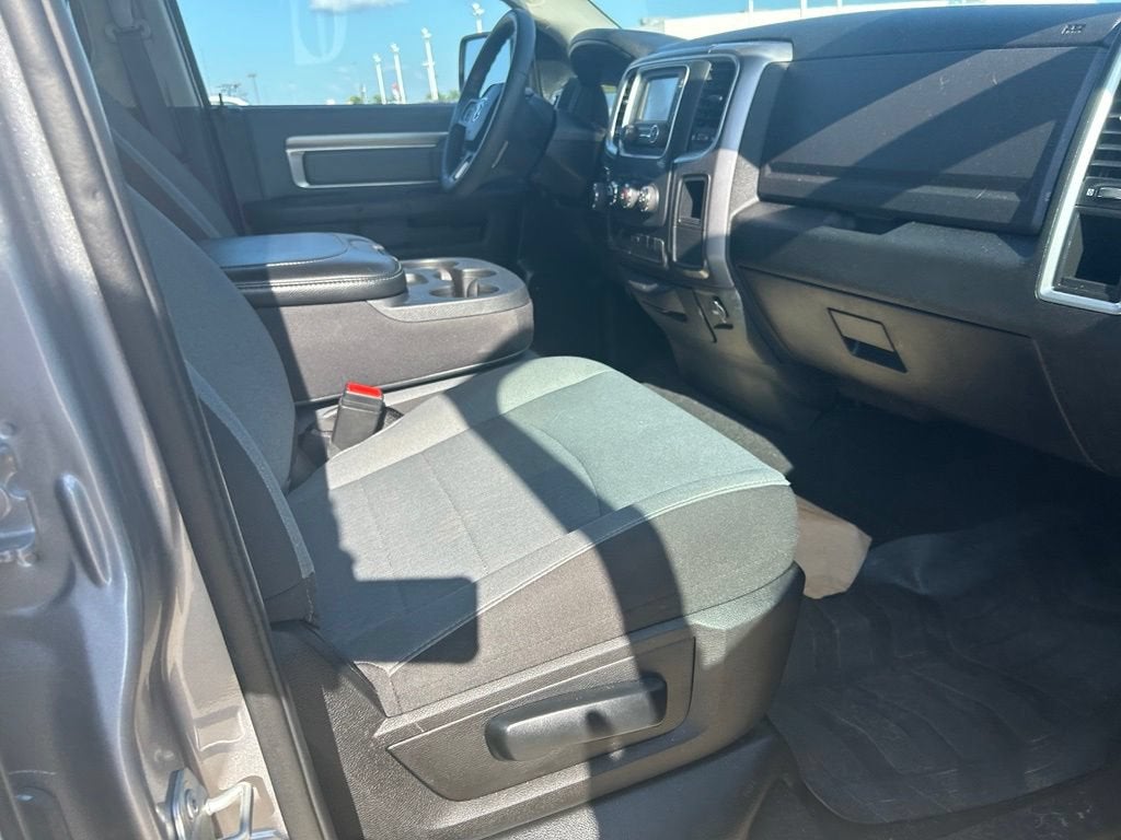 2024 RAM 1500 Classic SLT Quad Cab 4x2 6'4" Box
