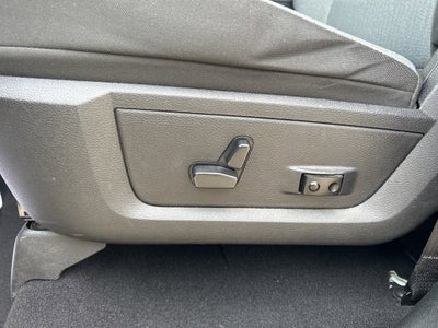 2023 RAM 1500 Classic SLT Crew Cab 4x2 5'7" Box