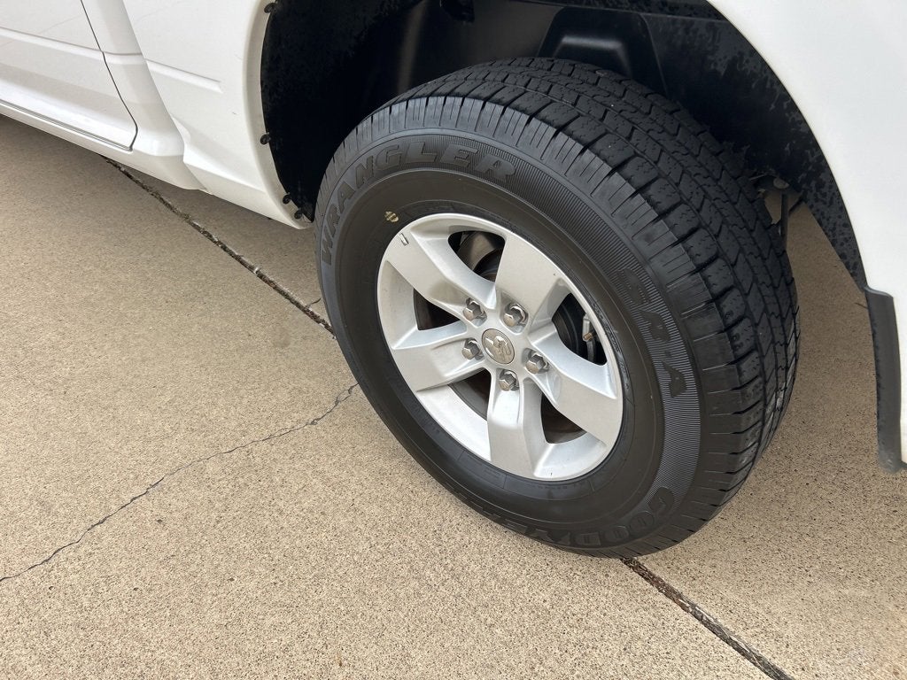 2023 RAM 1500 Classic SLT Crew Cab 4x2 5'7" Box