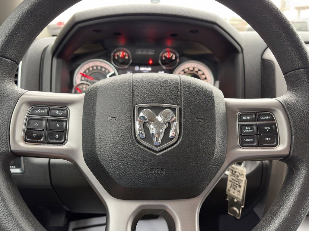 2023 RAM 1500 Classic SLT Crew Cab 4x2 5'7" Box