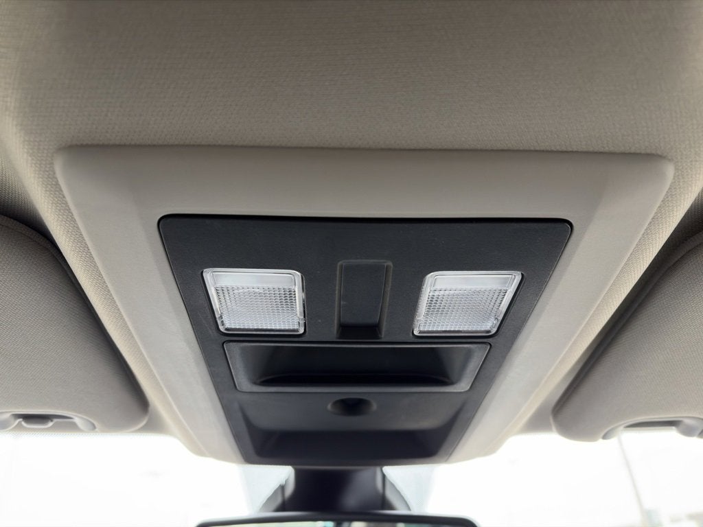 2023 RAM 1500 Classic SLT Crew Cab 4x2 5'7" Box