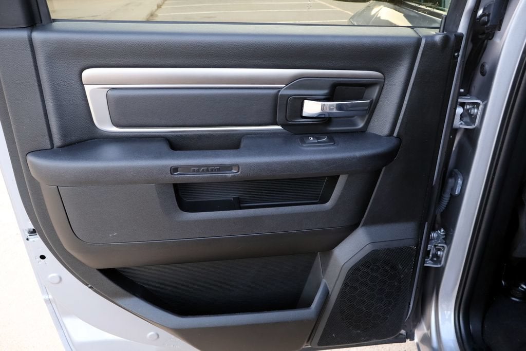 2024 RAM 1500 Classic Warlock Crew Cab 4x4 5'7" Box