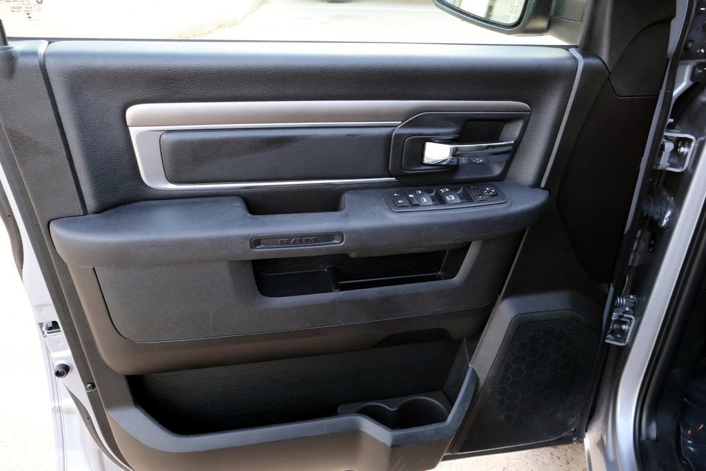 2024 RAM 1500 Classic Warlock Crew Cab 4x4 5'7" Box