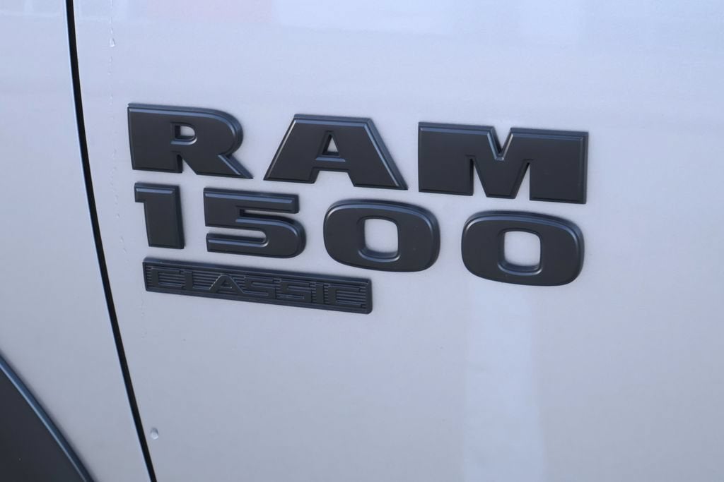 2024 RAM 1500 Classic Warlock Crew Cab 4x4 5'7" Box