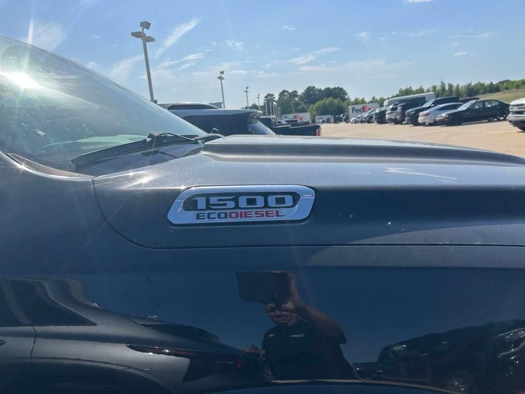2020 RAM 1500 Laramie Crew Cab 4x2 5'7" Box