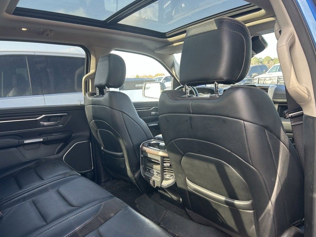 2022 RAM 1500 Laramie Crew Cab 4x2 5'7" Box