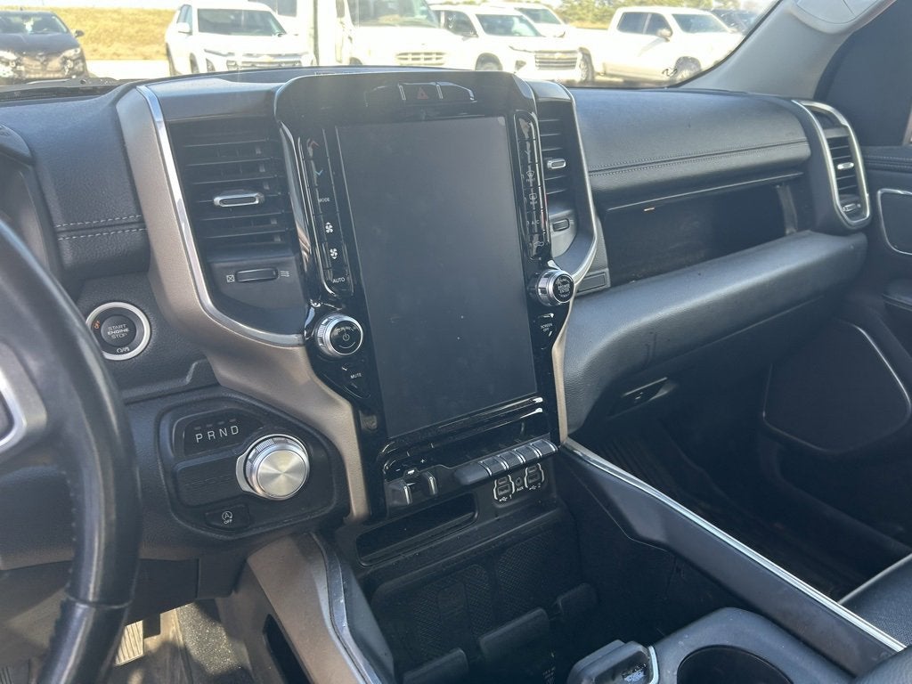 2022 RAM 1500 Laramie Crew Cab 4x2 5'7" Box