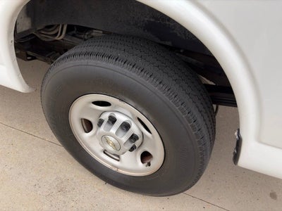 2023 Chevrolet Express Passenger 3500 1LS