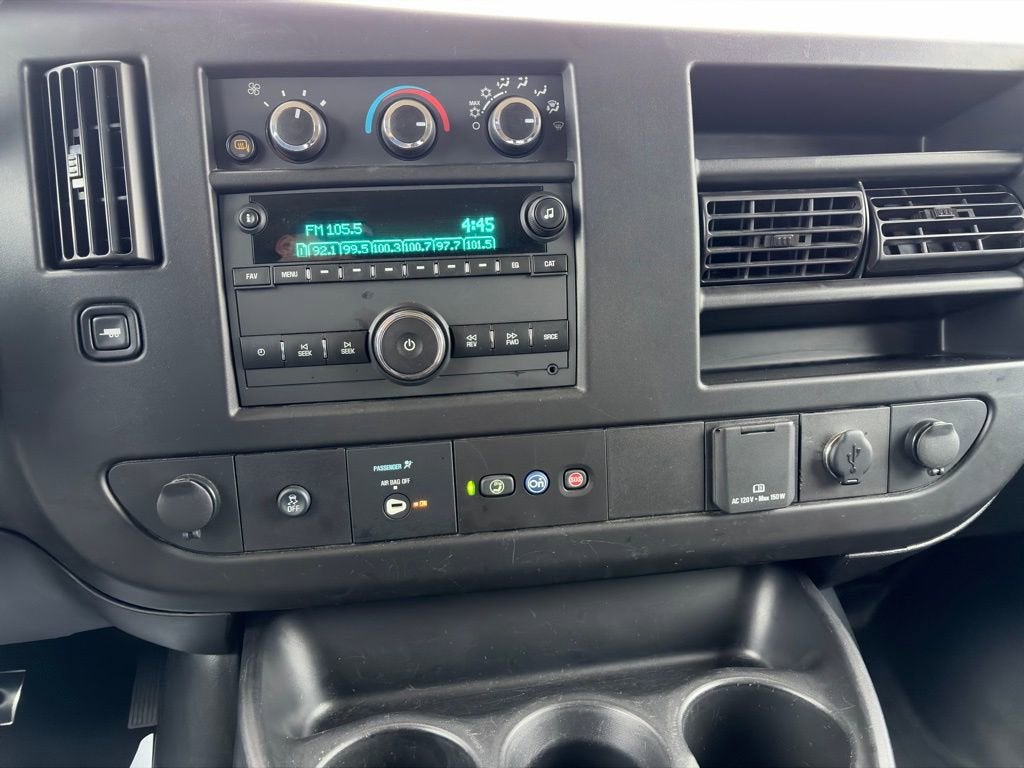 2023 Chevrolet Express Passenger 3500 1LS