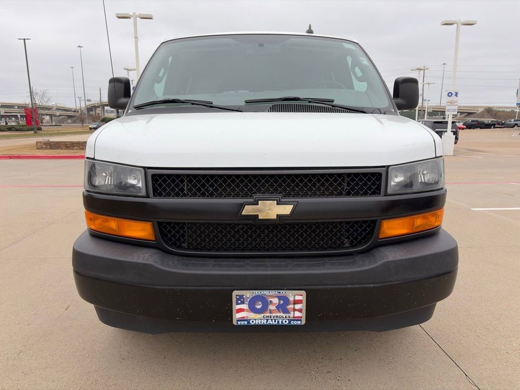2023 Chevrolet Express Passenger 3500 1LS