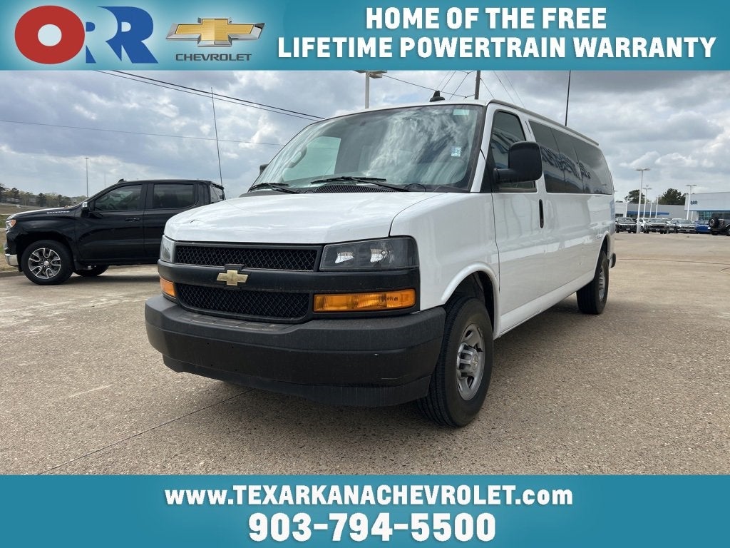 2022 Chevrolet Express Passenger 3500 1LS