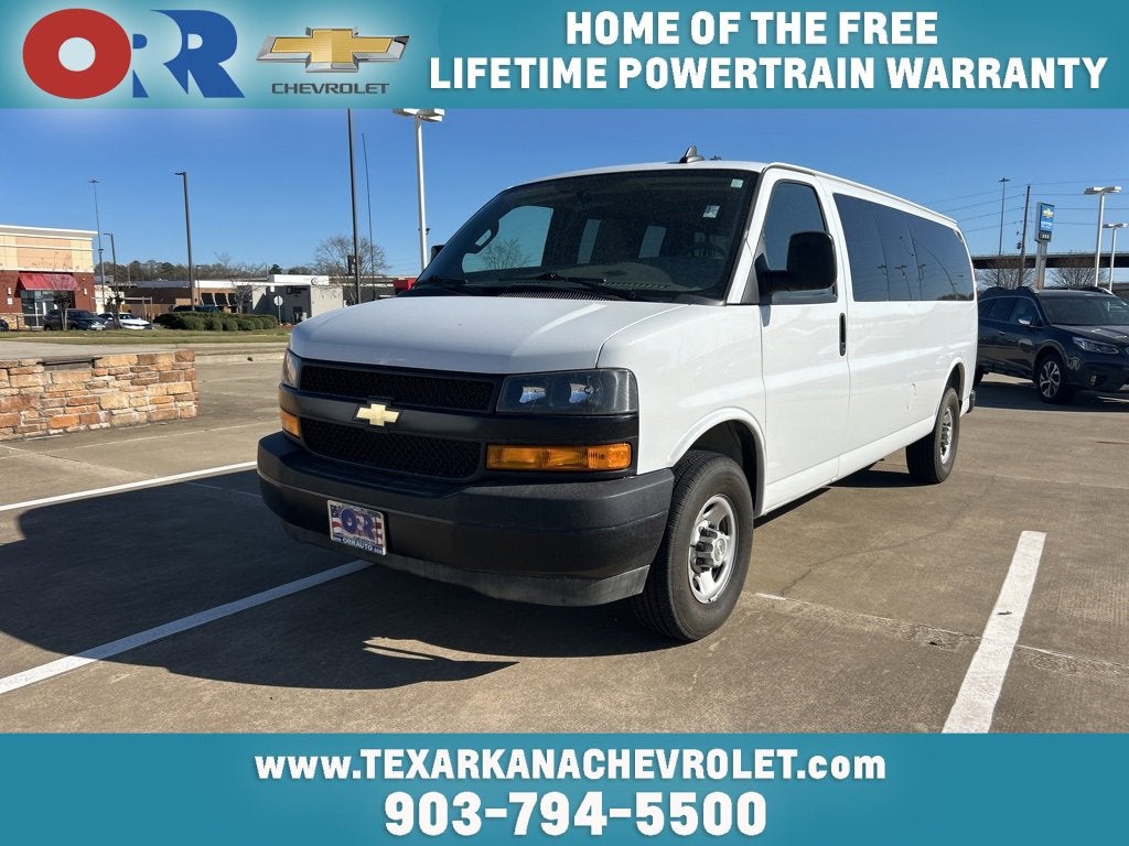 2023 Chevrolet Express Passenger 3500 1LS