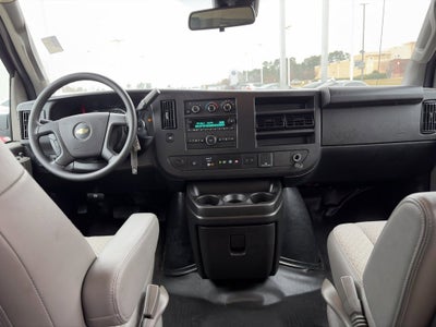 2024 Chevrolet Express Passenger 3500 1LT
