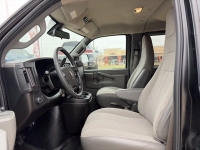 2024 Chevrolet Express Passenger 3500 1LT