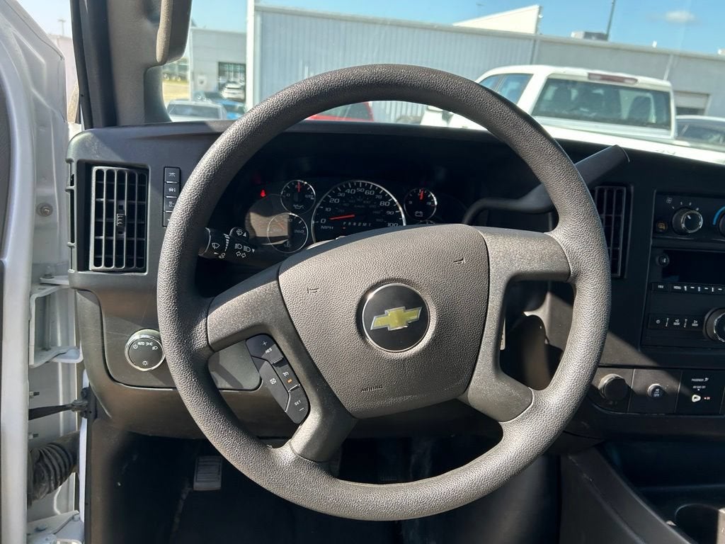 2024 Chevrolet Express Passenger 3500 1LT