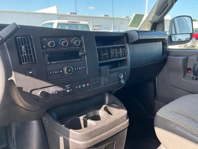 2024 Chevrolet Express Passenger 3500 1LT