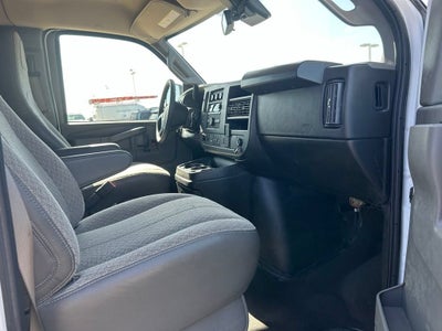 2024 Chevrolet Express Passenger 3500 1LT