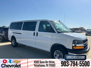 2024 Chevrolet Express Passenger 3500 1LT