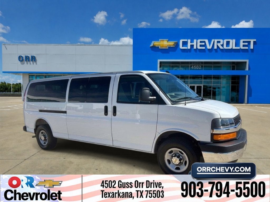 2025 Chevrolet Express Passenger LT
