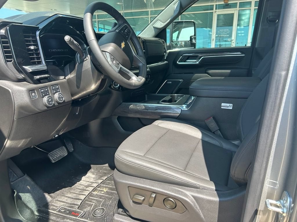 2025 Chevrolet Silverado 3500 HD LTZ DRW
