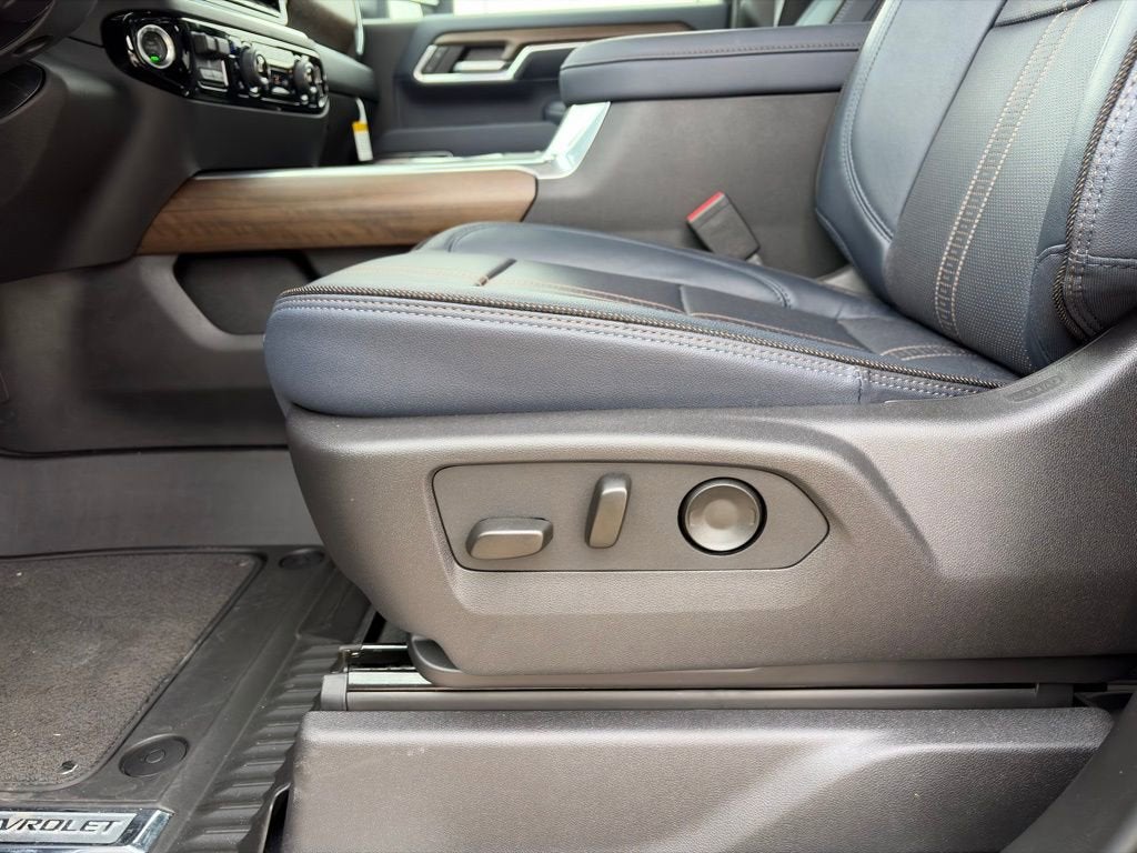 2025 Chevrolet Silverado 3500 HD High Country