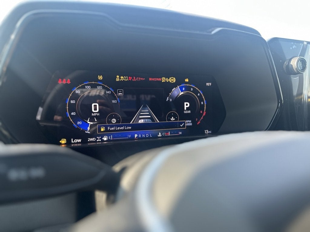 2025 Chevrolet Colorado WT/LT