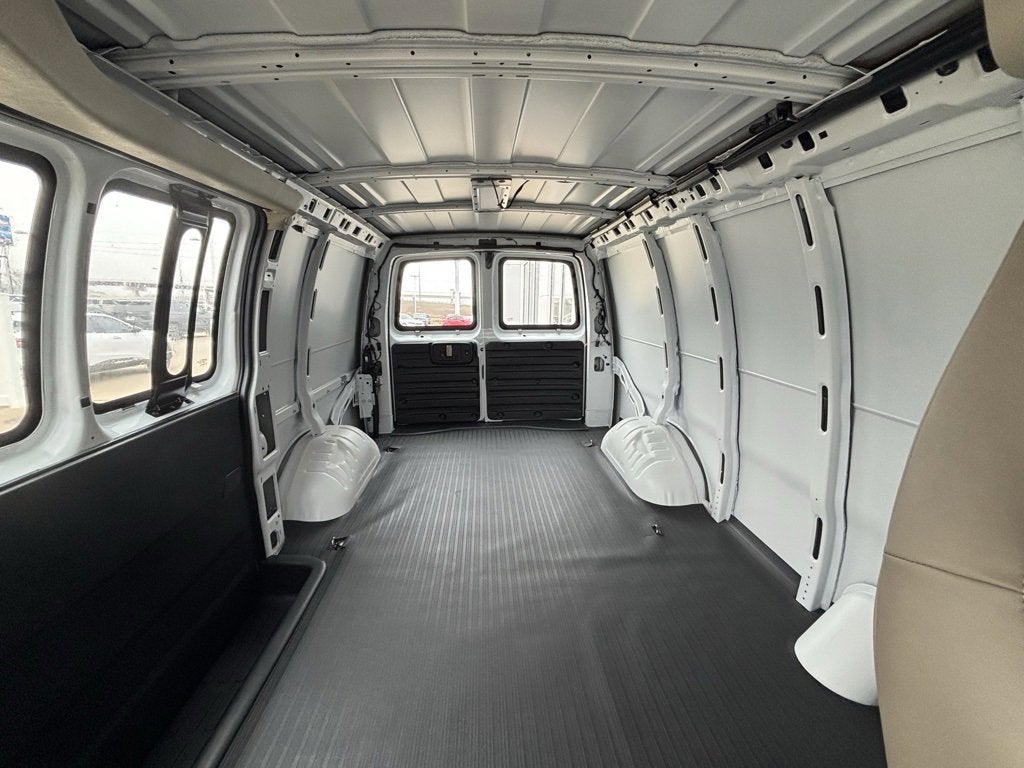 2025 Chevrolet Express Cargo 2500 WT