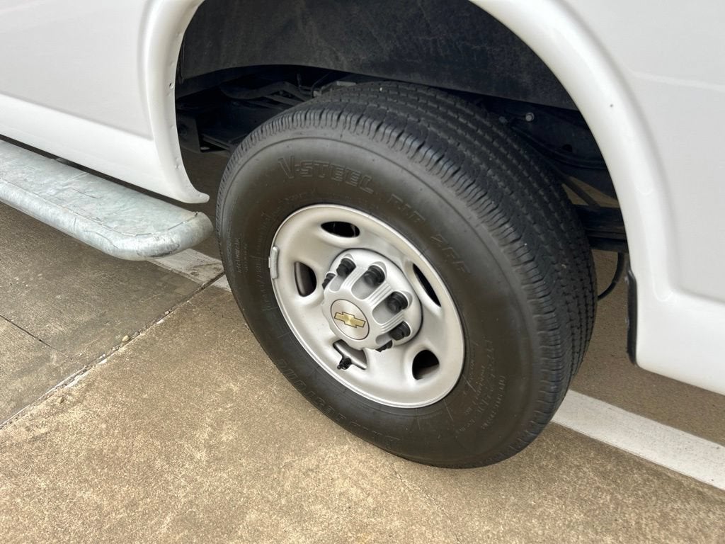 2024 Chevrolet Express Cargo 2500 WT
