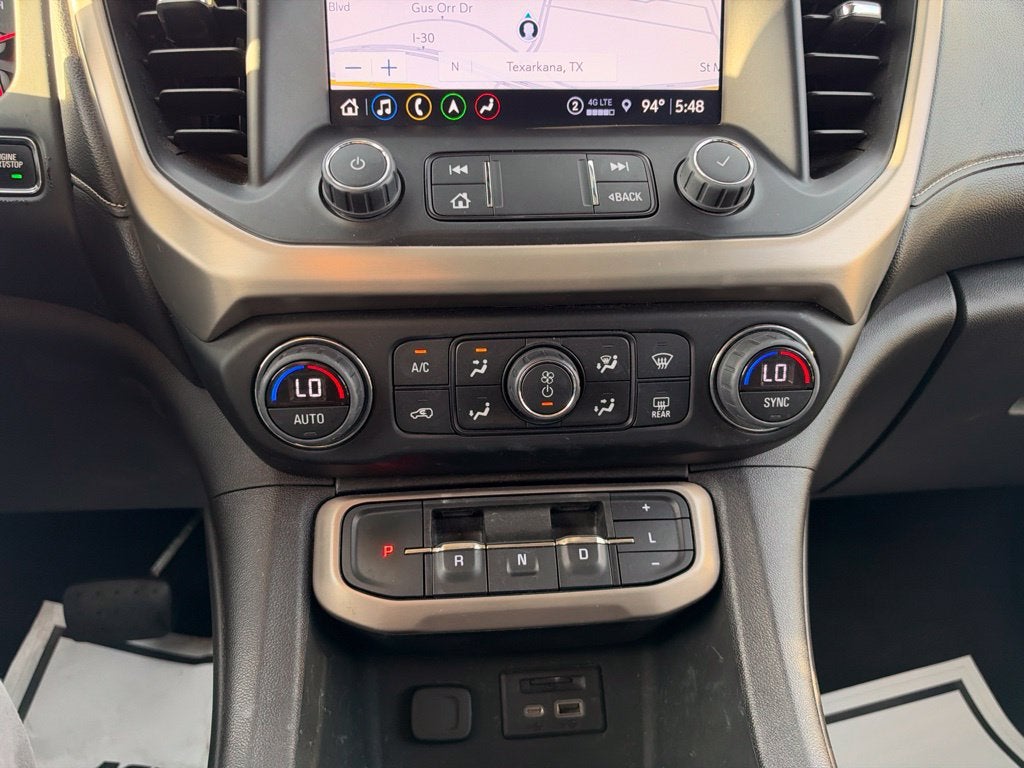 2023 GMC Acadia Denali