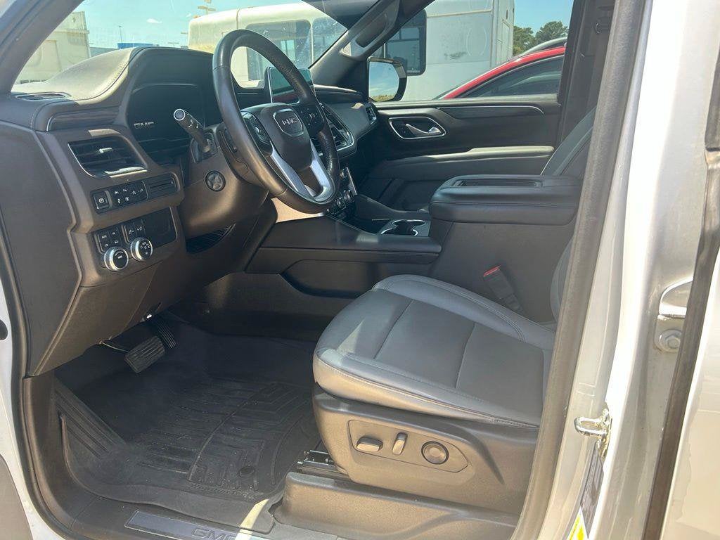 2022 GMC Yukon SLT