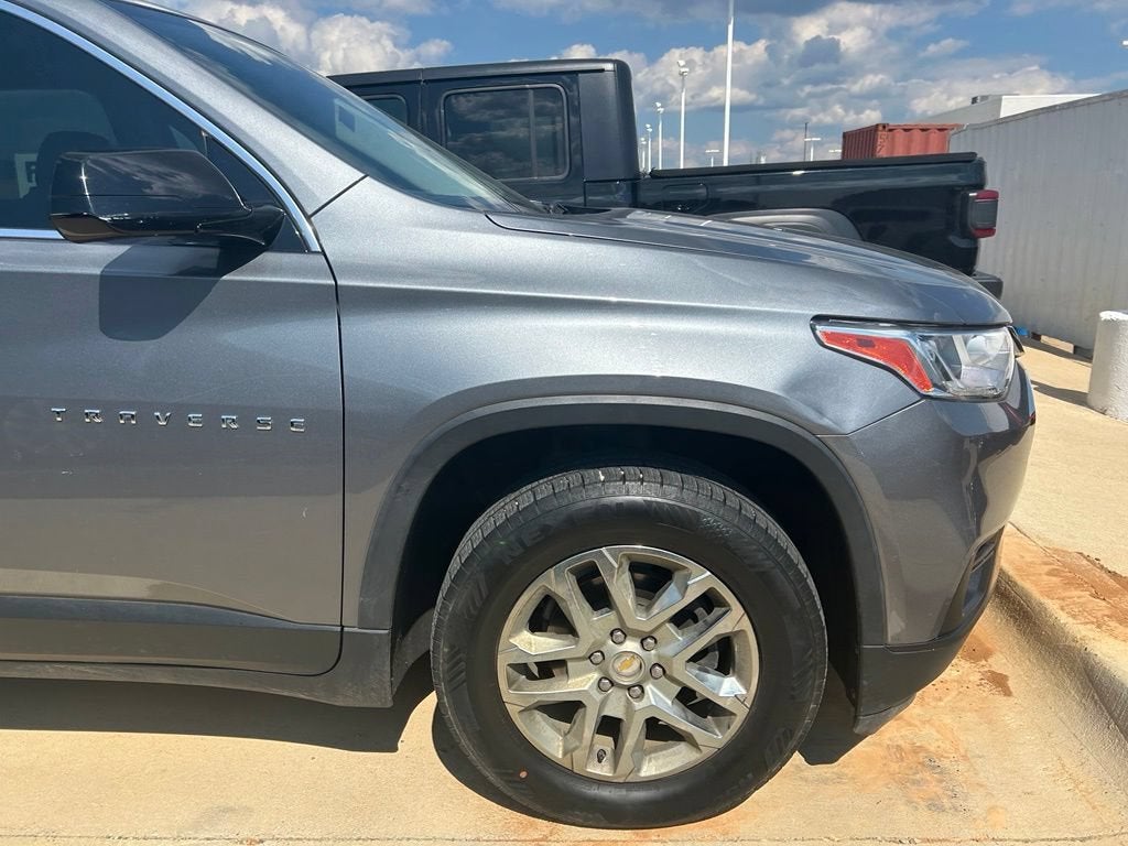 Used 2019 Chevrolet Traverse LS with VIN 1GNERFKW6KJ126383 for sale in Texarkana, TX