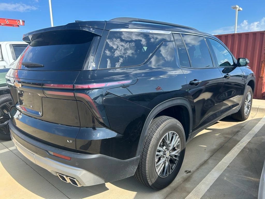 2024 Chevrolet Traverse LT