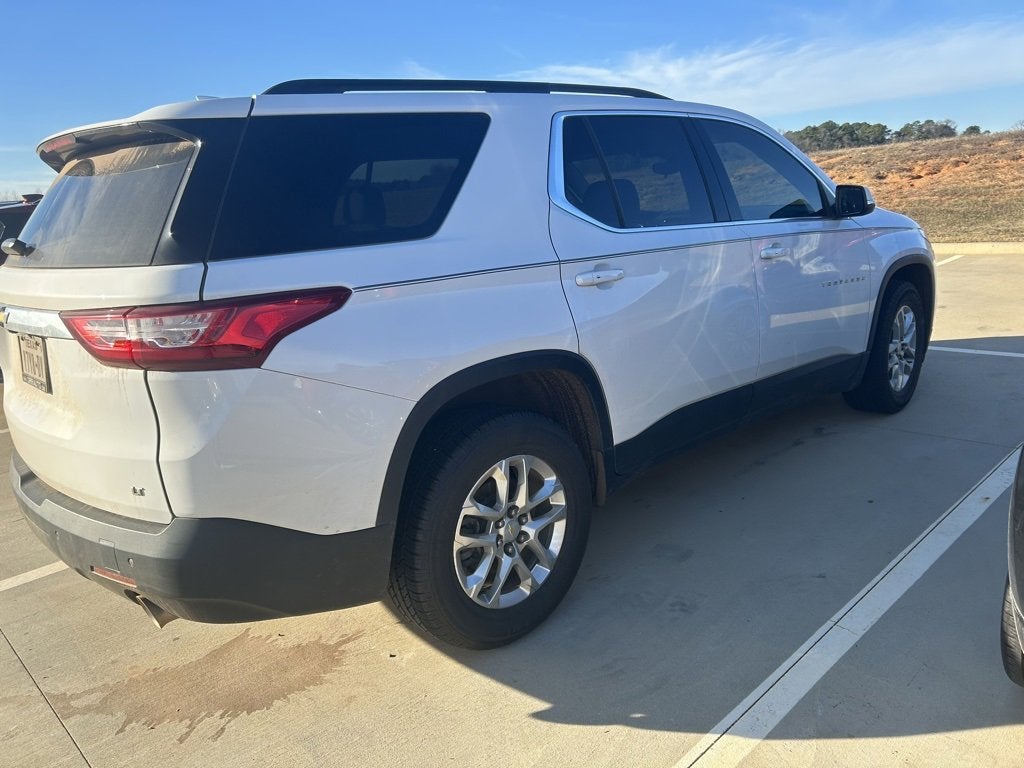 2021 Chevrolet Traverse LT Cloth
