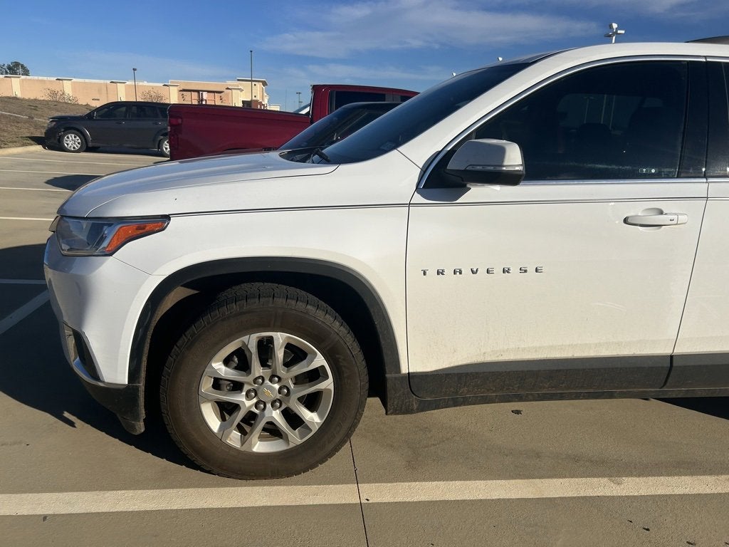 2021 Chevrolet Traverse LT Cloth