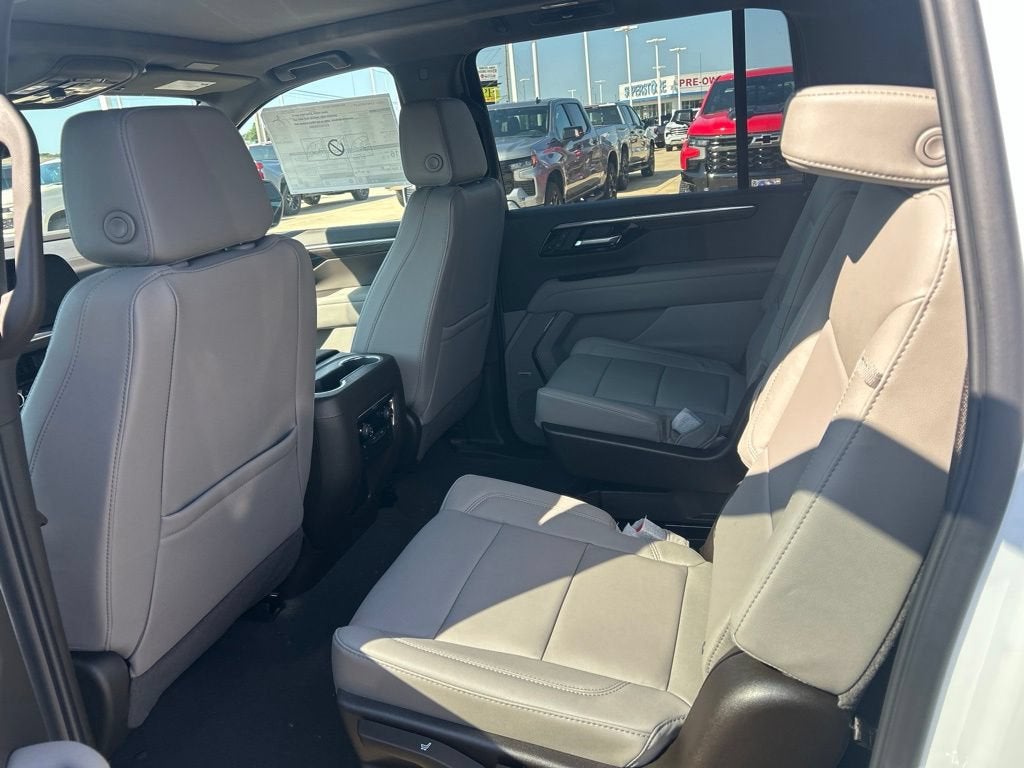 2026 Chevrolet Suburban Z71 - Photo 8