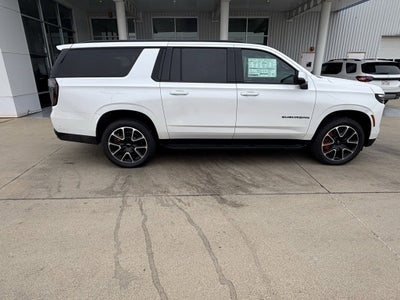 2025 Chevrolet Suburban RST