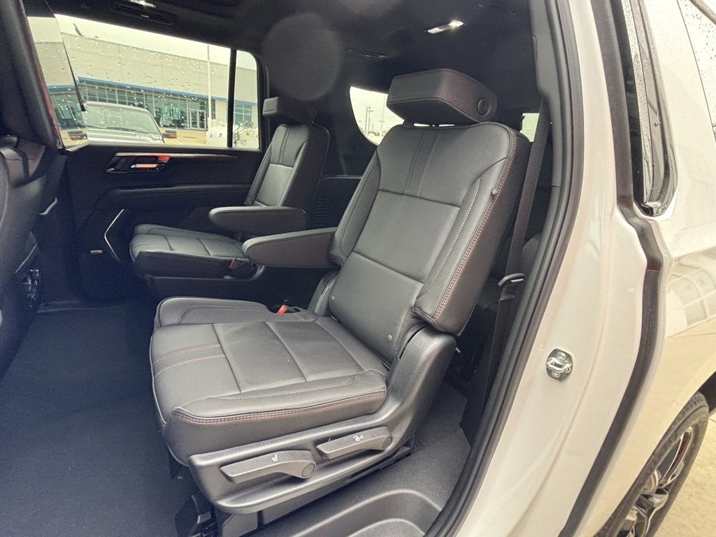 2025 Chevrolet Suburban RST