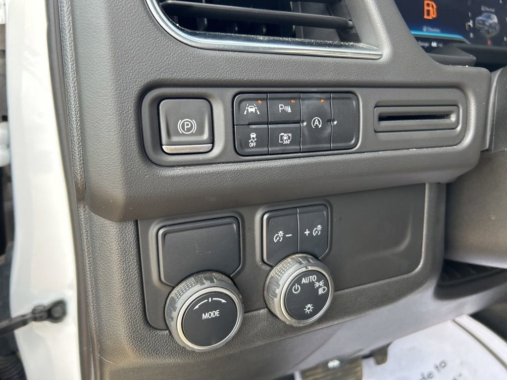 2023 Chevrolet Suburban RST