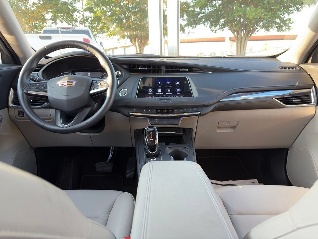 2023 Cadillac XT4 Luxury