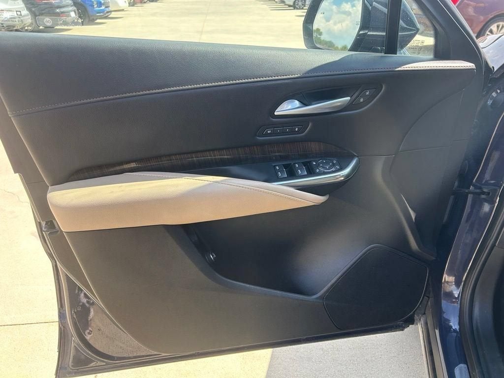 2025 Cadillac XT4 Premium Luxury